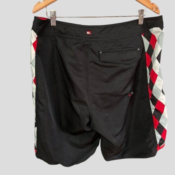 Quiksilver Men's Black/Red/White Summer Casual Swim Boardshorts - Picture 2 of 13